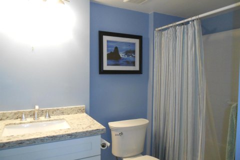 Condo in Hypoluxo, Florida, 2 bedrooms  № 2177924 - photo 15