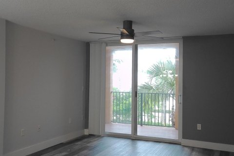 Condo in Hypoluxo, Florida, 2 bedrooms  № 2177924 - photo 7