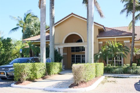 Condo in Hypoluxo, Florida, 2 bedrooms  № 2177924 - photo 19