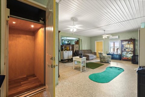 House in Oak Hill, Florida 4 bedrooms, 279.17 sq.m. № 1773583 - photo 28