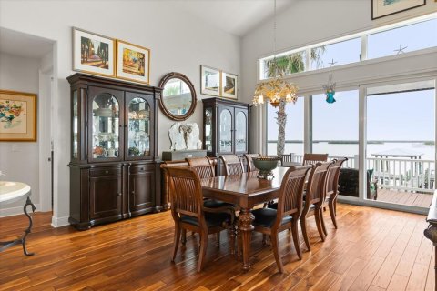 House in Oak Hill, Florida 4 bedrooms, 279.17 sq.m. № 1773583 - photo 7