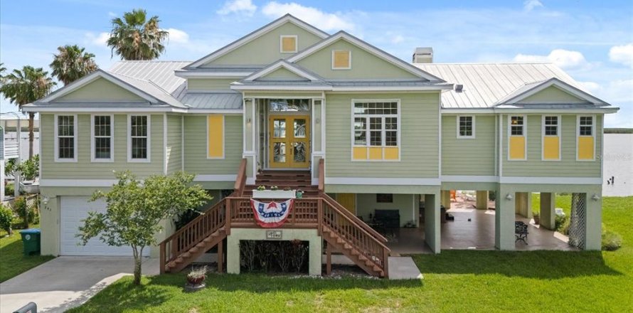 House in Oak Hill, Florida 4 bedrooms, 279.17 sq.m. № 1773583