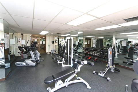 Condo in Hallandale Beach, Florida, 1 bedroom  № 2040549 - photo 25