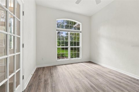 House in Gainesville, Florida 4 bedrooms, 219.62 sq.m. № 2386034 - photo 5