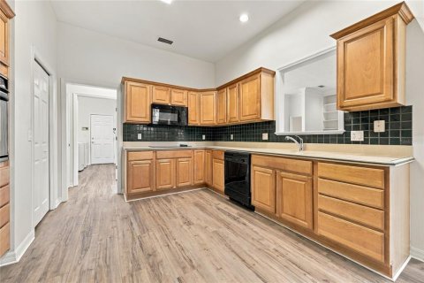 House in Gainesville, Florida 4 bedrooms, 219.62 sq.m. № 2386034 - photo 21