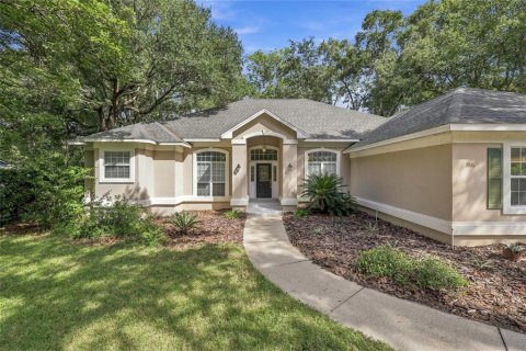 House in Gainesville, Florida 4 bedrooms, 219.62 sq.m. № 2386034