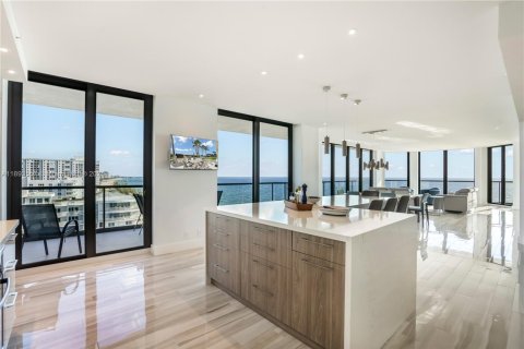 Condo in Pompano Beach, Florida, 2 bedrooms  № 1948096