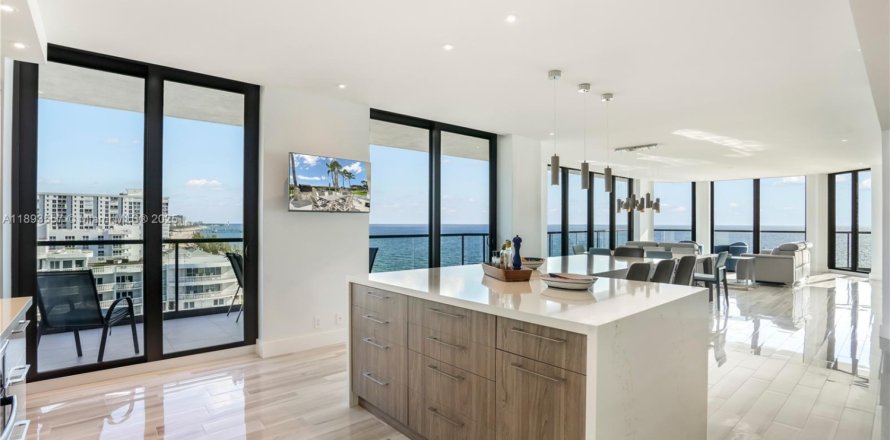 Condo in Pompano Beach, Florida, 2 bedrooms  № 1948096