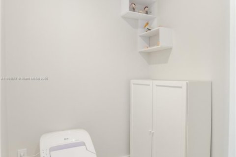 Condo in Pompano Beach, Florida, 2 bedrooms  № 1948096 - photo 29