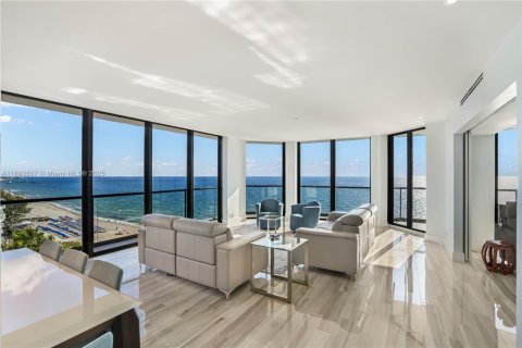 Condo in Pompano Beach, Florida, 2 bedrooms  № 1948096 - photo 2