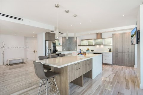 Condo in Pompano Beach, Florida, 2 bedrooms  № 1948096 - photo 8