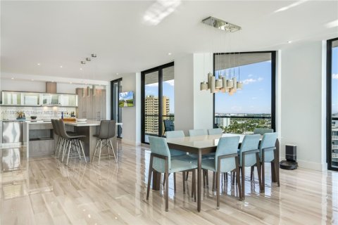 Condo in Pompano Beach, Florida, 2 bedrooms  № 1948096 - photo 16