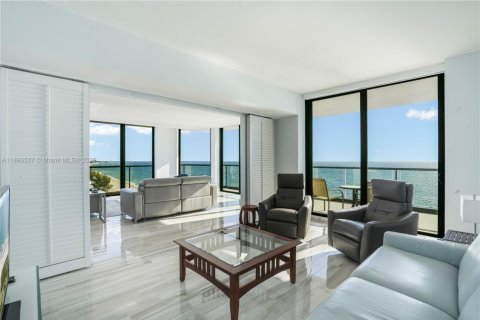 Condo in Pompano Beach, Florida, 2 bedrooms  № 1948096 - photo 24