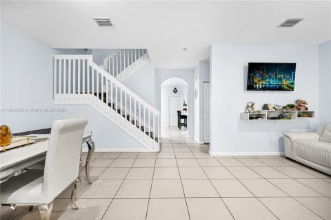 Townhouse in Homestead, Florida 2 bedrooms, 130.81 sq.m. № 1968006 - photo 2