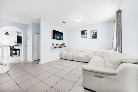 Townhouse in Homestead, Florida 2 bedrooms, 130.81 sq.m. № 1968006 - photo 3