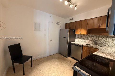 Apartment in Miami Beach, Florida 2 bedrooms, 105.91 sq.m. № 2155148 - photo 5
