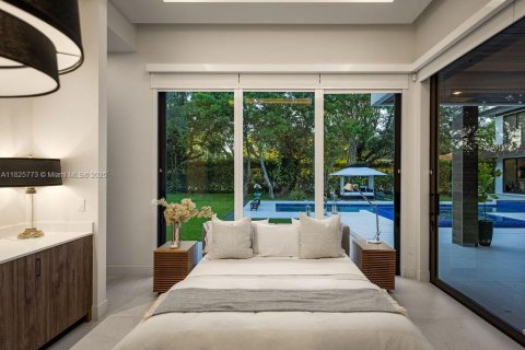 House in Miami, Florida 8 bedrooms, 624.02 sq.m. № 1794501 - photo 30