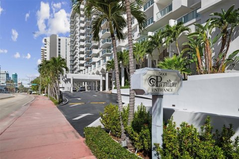 Condominio en venta en Miami Beach, Florida, 1 dormitorio, 86.4 m2 № 1942768 - foto 19