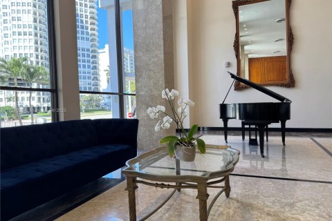 Condominio en venta en Miami Beach, Florida, 1 dormitorio, 86.4 m2 № 1942768 - foto 17