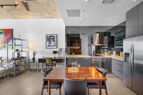 Condominio en venta en Miami Beach, Florida, 1 dormitorio, 86.4 m2 № 1942768 - foto 4
