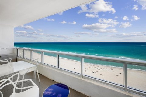 Condominio en venta en Miami Beach, Florida, 1 dormitorio, 86.4 m2 № 1942768 - foto 14