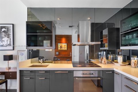 Condominio en venta en Miami Beach, Florida, 1 dormitorio, 86.4 m2 № 1942768 - foto 6