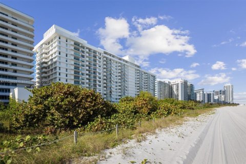 Condominio en venta en Miami Beach, Florida, 1 dormitorio, 86.4 m2 № 1942768 - foto 21