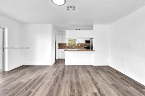 Villa ou maison à vendre à Cutler Bay, Floride: 4 chambres, 183.39 m2 № 1942190 - photo 5