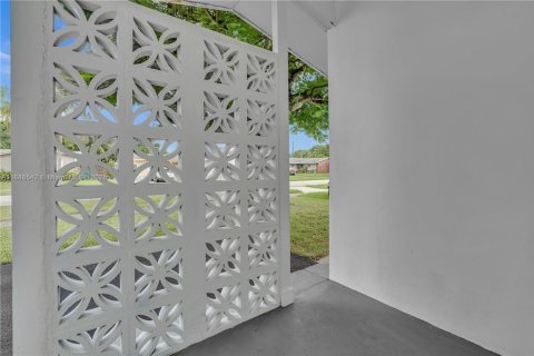 Villa ou maison à vendre à Cutler Bay, Floride: 4 chambres, 183.39 m2 № 1942190 - photo 18