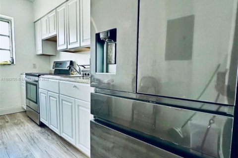 Condo in Miami Beach, Florida, 2 bedrooms  № 1933109 - photo 5