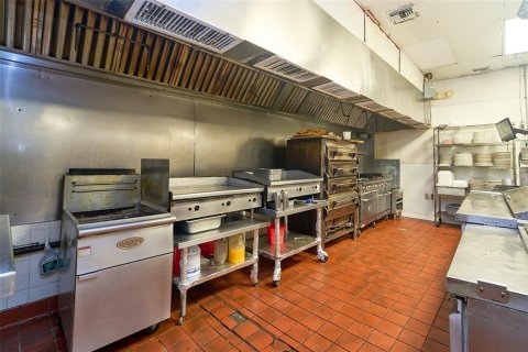 Commercial property in Brandon, Florida 486.81 sq.m. № 2139735 - photo 24