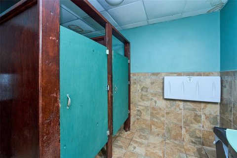 Commercial property in Brandon, Florida 486.81 sq.m. № 2139735 - photo 21