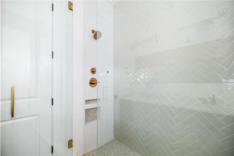 House in Tampa, Florida 3 bedrooms, 138.52 sq.m. № 1912279 - photo 10