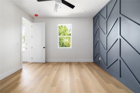 House in Tampa, Florida 3 bedrooms, 138.52 sq.m. № 1912279 - photo 8