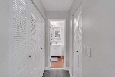 House in Delray Beach, Florida 2 bedrooms, 126.72 sq.m. № 2186496 - photo 25