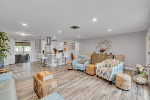 House in Delray Beach, Florida 2 bedrooms, 126.72 sq.m. № 2186496 - photo 5