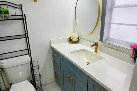 Casa en venta en Tampa, Florida, 4 dormitorios, 153.47 m2 № 1917187 - foto 16