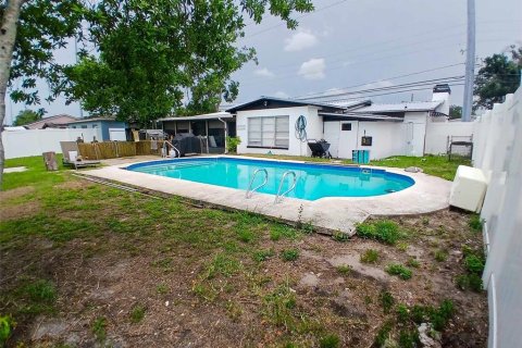 Casa en venta en Tampa, Florida, 4 dormitorios, 153.47 m2 № 1917187 - foto 3
