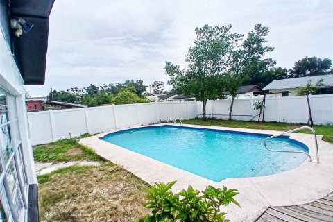 Casa en venta en Tampa, Florida, 4 dormitorios, 153.47 m2 № 1917187 - foto 5