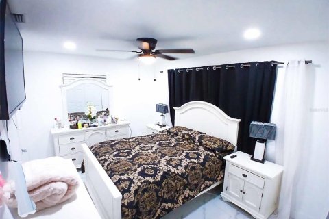 Casa en venta en Tampa, Florida, 4 dormitorios, 153.47 m2 № 1917187 - foto 18
