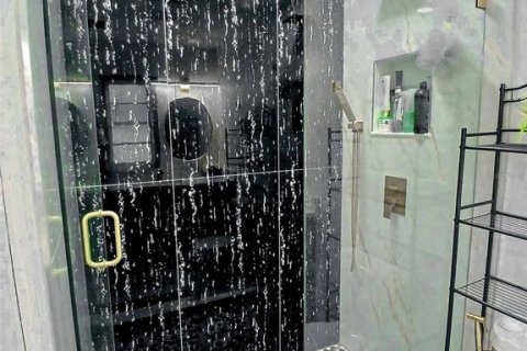 Casa en venta en Tampa, Florida, 4 dormitorios, 153.47 m2 № 1917187 - foto 15