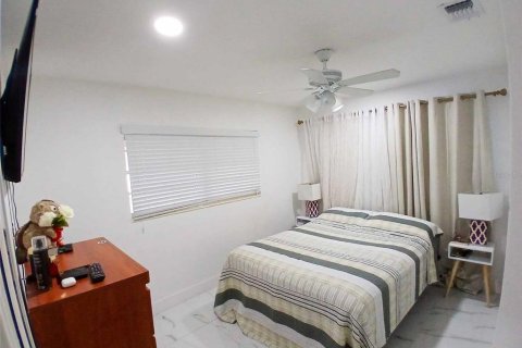Casa en venta en Tampa, Florida, 4 dormitorios, 153.47 m2 № 1917187 - foto 21