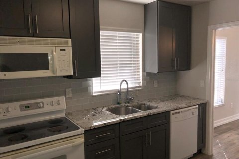 Appartement à louer à Port Charlotte, Floride: 2 chambres, 100.33 m2 № 2106008 - photo 2