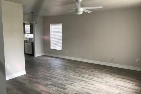 Appartement à louer à Port Charlotte, Floride: 2 chambres, 100.33 m2 № 2106008 - photo 4