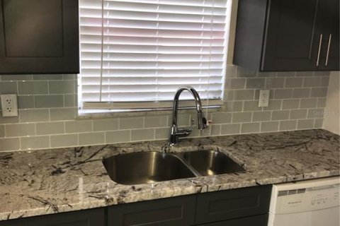 Appartement à louer à Port Charlotte, Floride: 2 chambres, 100.33 m2 № 2106008 - photo 3