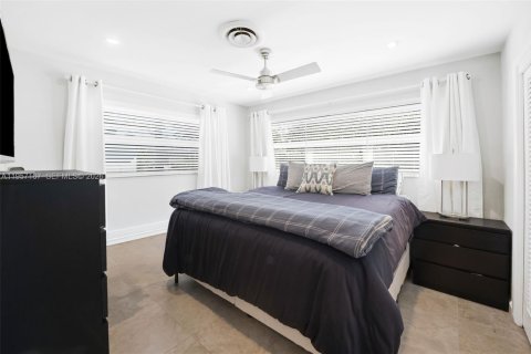 House in Wilton Manors, Florida 3 bedrooms, 151.34 sq.m. № 2020939 - photo 9