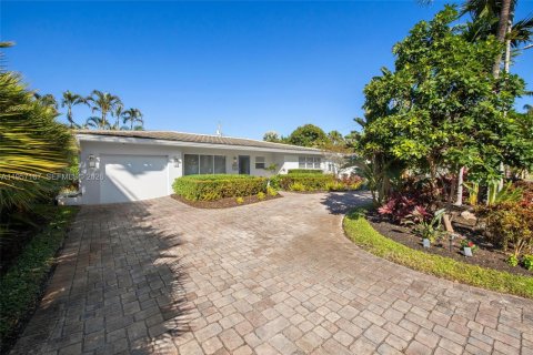 House in Wilton Manors, Florida 3 bedrooms, 151.34 sq.m. № 2020939 - photo 15