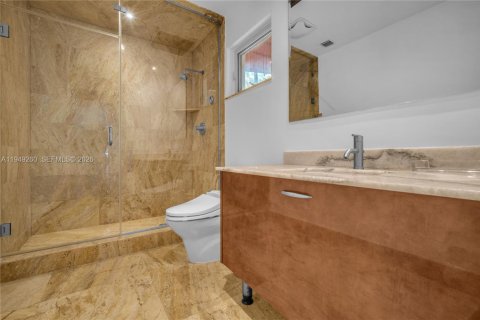 Villa ou maison à vendre à Miami, Floride: 7 chambres, 699.93 m2 № 2019546 - photo 30