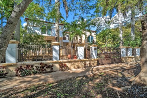 Villa ou maison à vendre à Miami, Floride: 7 chambres, 699.93 m2 № 2019546 - photo 3
