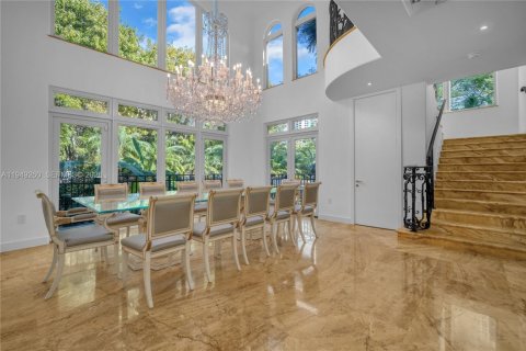 Villa ou maison à vendre à Miami, Floride: 7 chambres, 699.93 m2 № 2019546 - photo 14